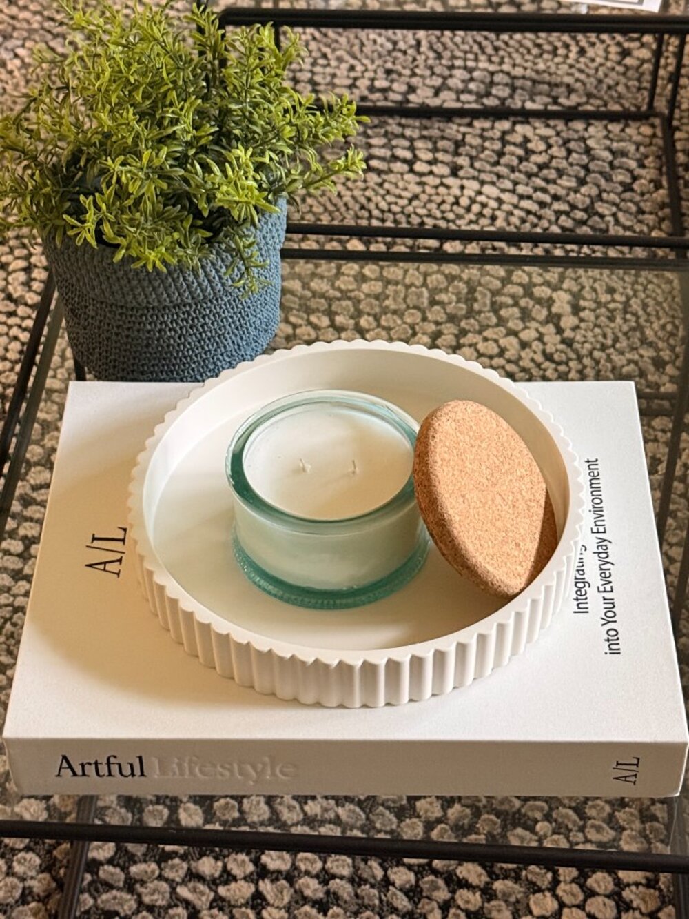 Coastal Essence Luxury Candle | Recycled Glass Jar Crafted in Spain | Cork Lid | - Picture 3 of 8